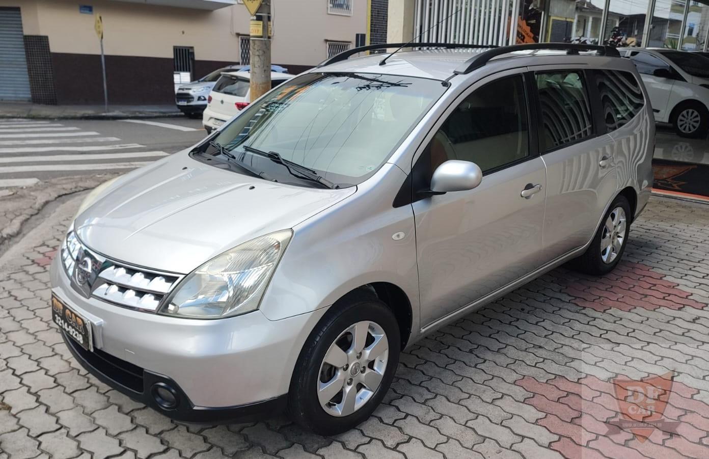 Nissan Livina  SL 1.8 7 lugares 2011